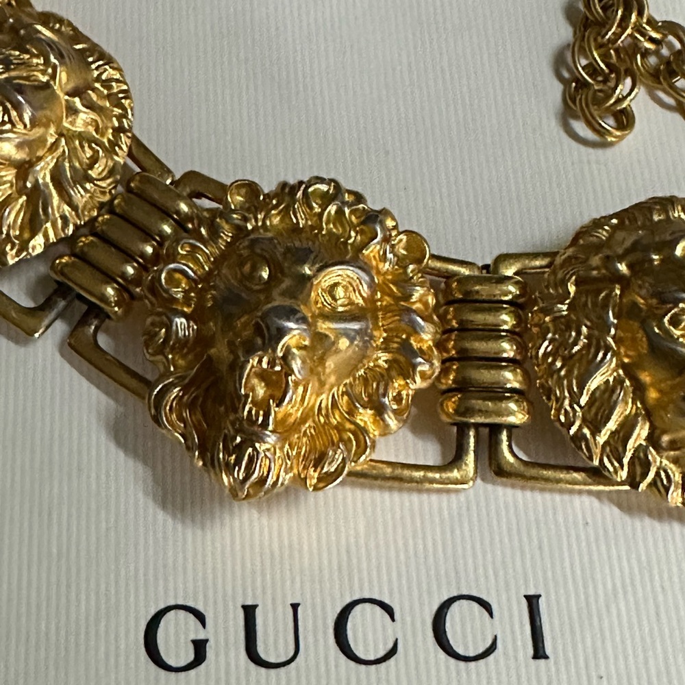 GUCCI LION HEAD CHOKER NECKLACE!!